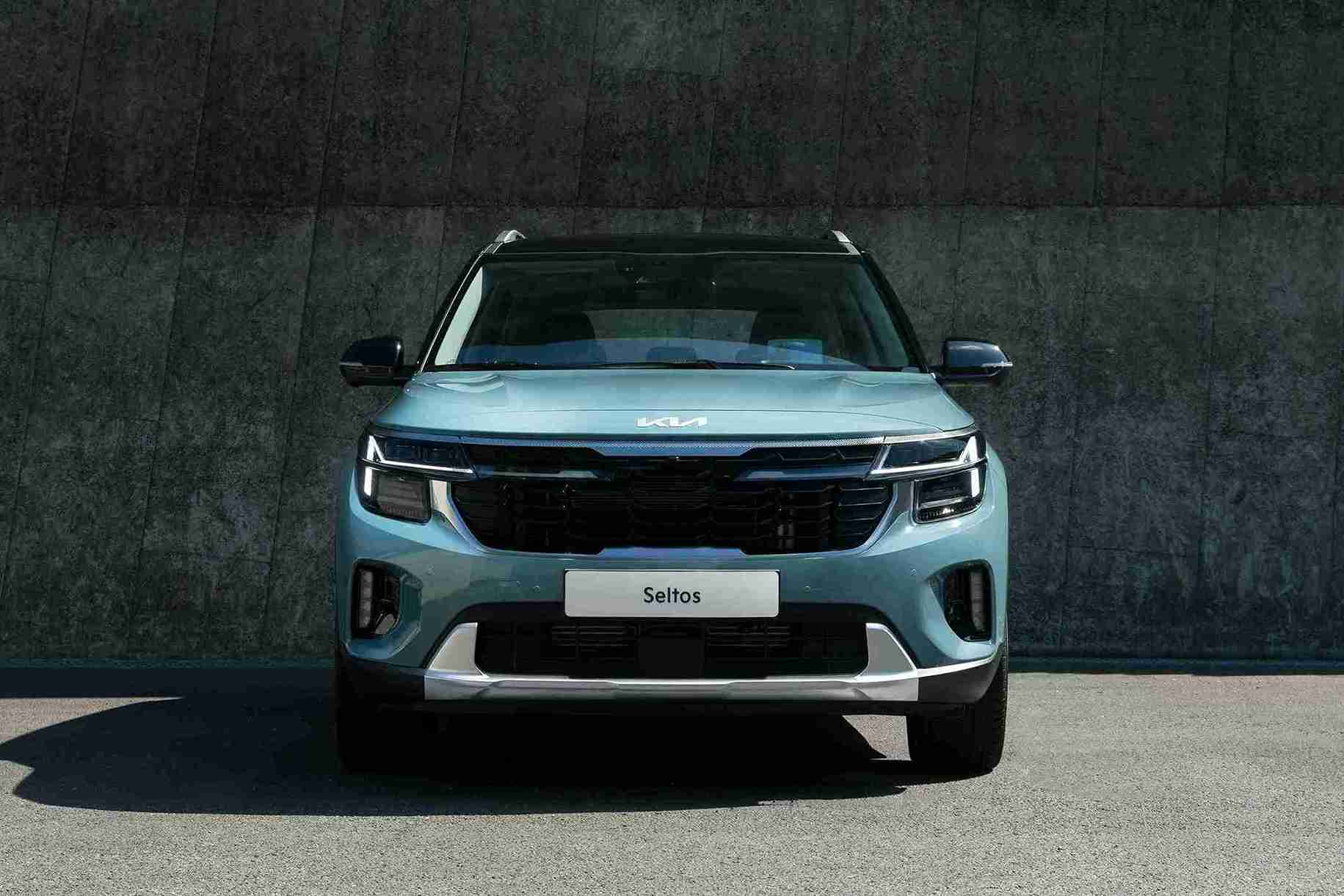 Coches eléctricos baratos en España 2025 - Modelos económicos y asequibles estacionados mostrando diferentes opciones